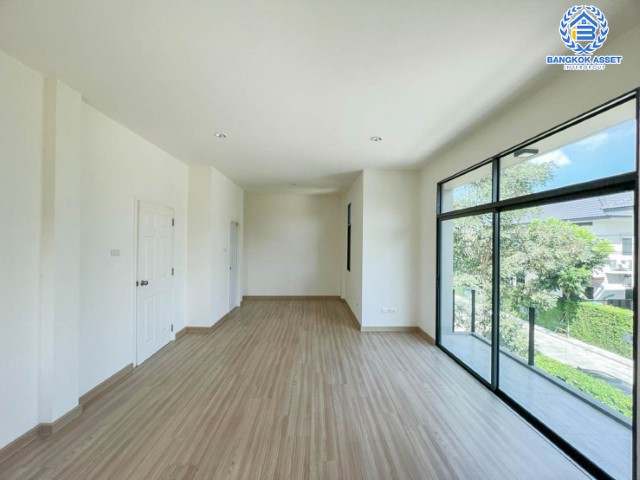 *****บ้านเดี่ยวมือสองย่านนนทบุรี ม.เปี่ยมสุข เอสเกต พรีเมี่ยม แจ้งวัฒนะ-ราชพฤกษ์ หลังมุม! เนื้อที่มากถึงเกือบ 53 ตร.ว. ฟังก์ชัน 4 ห้องนอน 3 ห้องน้ำ 2 ที่จอดรถ บ้านใหม่สุดๆ บนทำเลเยี่ยม ใกล้รถไฟฟ้าสายสีม่วง "สถานีไทรม้า" ราคาคุ้มสุด!